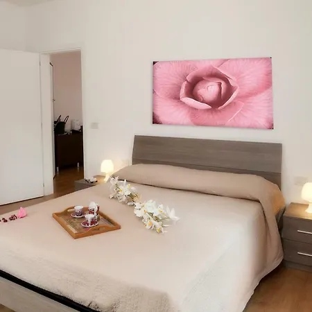 Vittoria Apartment *
